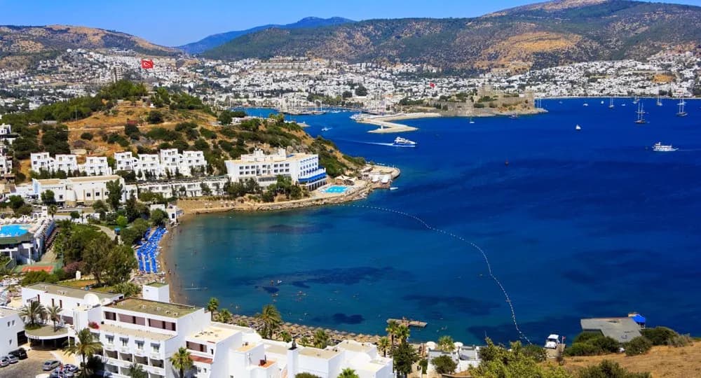 Ile trwa lot z Warszawy do Bodrum? Sprawdź czas przelotu i szczegóły