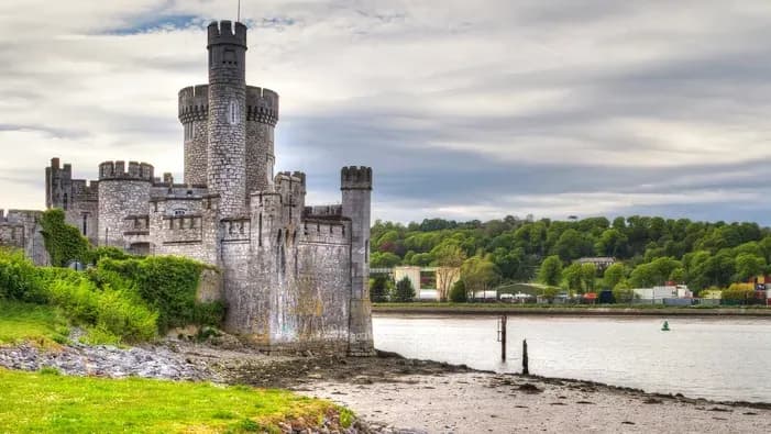 Ile kosztuje lot do Irlandii? Sprawdź najniższe ceny i trasy