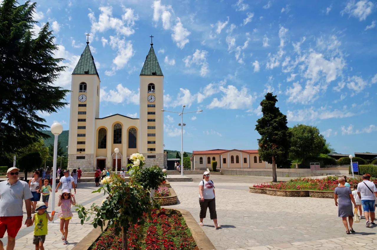 Czy w Medjugorie jest bezpiecznie? Odkryj prawdę o bezpieczeństwie podróży