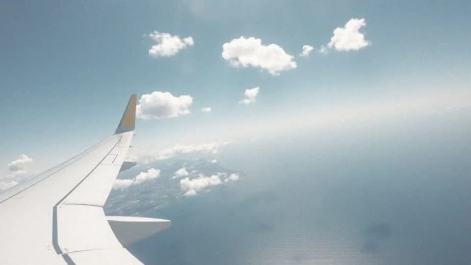 Ile trwa lot na Azory? Sprawdź czas przelotu z Polski i przesiadki