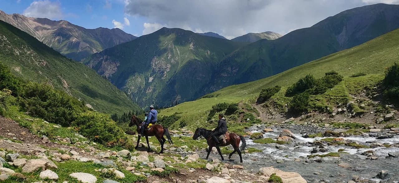 Kirgistan czy jest bezpiecznie? Poznaj zagrożenia i wskazówki dla turystów