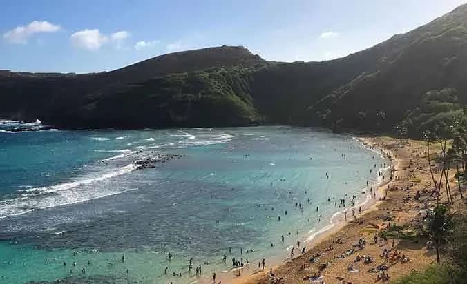 Ile trwa lot na Hawaje z Warszawy? Sprawdź, co wpływa na czas podróży